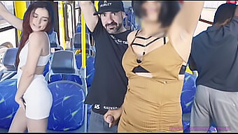 Rencontre Torride Dans Un Bus Avec La Séduisante Zegalinha Et Ses Compétences En Secousse De Cul.