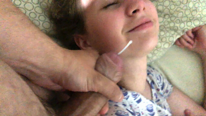 Big ass step sister's surprise cumshot on face in a dreamy encounter