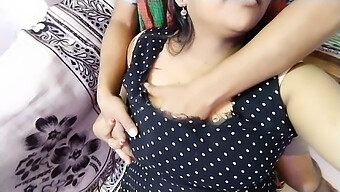 Desi Madam Riyaji Bansalji'S Hot And Sexy Housegirl Gives A Steamy Massage