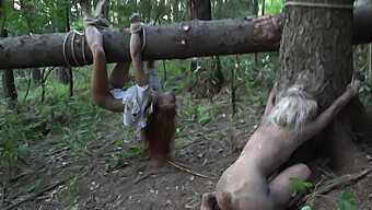 Rasakan Sensasi Seks Kasar Dan Blowjob Di Hutan