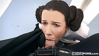 Cosplay Kočka Dostává Anál Zezadu V Pornu S Tématikou Star Wars