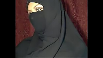 Haleema Al-Beydoun On Kuuma Webcam Suorituskyky Muslimi Babes