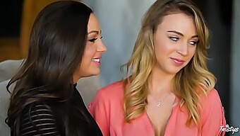 Abigail Mac I Zoey Taylor Organizują Imprezę Przyjemności Z Lizaniem I Całowaniem.