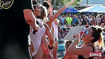 Fiesta Salvaje En La Piscina Con Exhibicionistas Desnudos Y Putas Amateurs