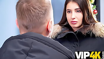 Ruská kráska Monica se intimně stýká s vytrvalým vymahačem dluhů v videu s vysokým rozlišením