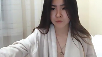 Amateur Korean Girl'S Cam Show Ends With Female Ejaculation