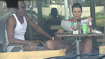 Sexo Interracial E Upskirt Em Público - Os Desejos Secretos Da Esposa Explorados