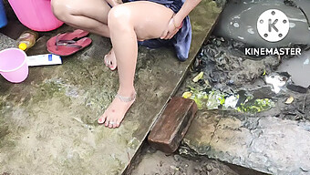 18-Year-Old Indian Girl Takes A Shower Outdoors In Traditional Attire