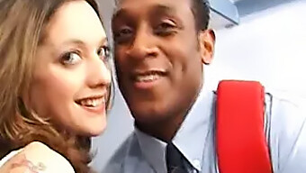 Remaja Vintage Uk Menikmati Seks Anal Interracial Dengan Omar Williams