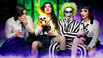 Beetlejuice এখানে সবচেয়ে বড় এবং বিশৃঙ্খল কামশট সংগ্রহ সাহায্য করার জন্য।