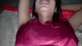 Jovencita Disfruta Cabalgando La Polla De Su Novio En Un Auténtico Vídeo De Coño Jodido