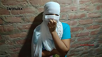 Primera Experiencia Anal De Una Adolescente India En Un Ambiente Grupal