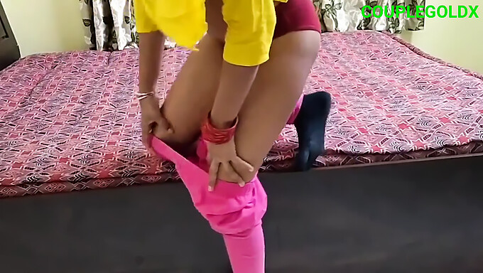 Sesi pancutan Bhabhi dalam seluar dalam kuning