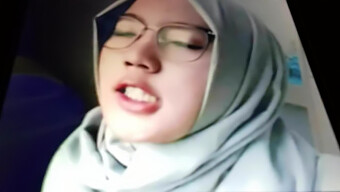 Lelaki Muslim Memuaskan Wanita Muslim Sehingga Orgasme