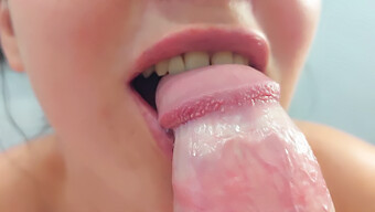 Deepthroat Oral Sex With Extreme Close-Ups