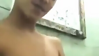 Teen Sex With 18-Year-Old Indian Amateur In The Restroom