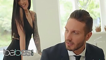 Marley Brinx e Quinton James estrelam um encontro quente com adolescentes (18+) e elementos de boquete