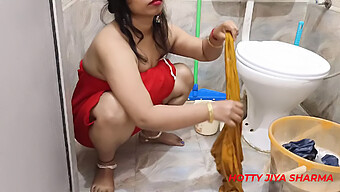 Indian Housewife Seduces Maid While Doing Laundry In Clear Hindi Audio