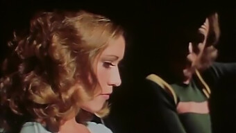 Vrnitev Marilyn Chambers Na Fakulteto V Erotičnem Filmu