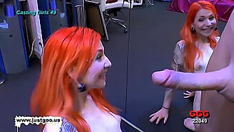 Jovem adolescente gótica recebe gozada no rosto em um vídeo Rotten 18